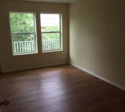 4th image of 700 Sunset Dr APT 111