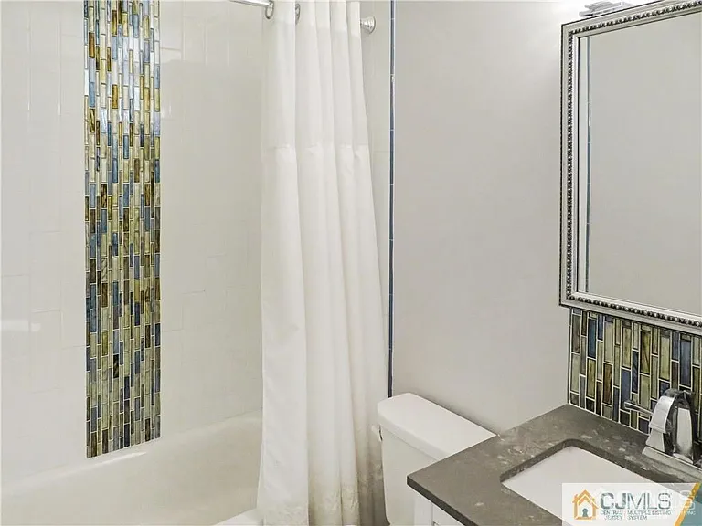 13 Lake Ave #5A — Photo 16