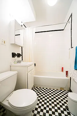 Rented by City Connections Realty | media 19