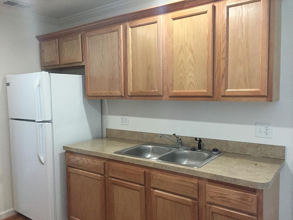 1st image of 36781 Dow St #111