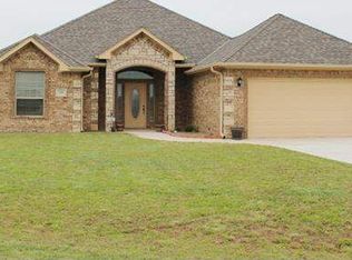 401 Choctaw Ave, Geronimo, OK 73543