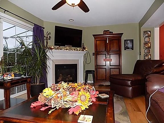 4th image of 137 Creek Side Dr