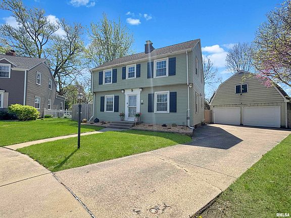 2nd image of 600 N Iris Ct