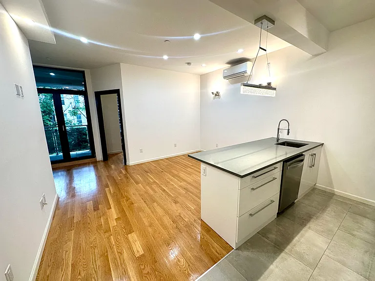 189 Java St #2 — Photo 3
