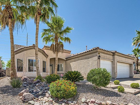 2nd image of 5921 Aqua Verde St