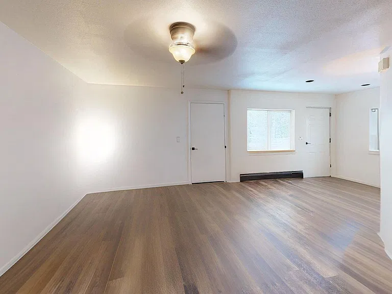 2337 N Glenisle Ave #A — Photo 13