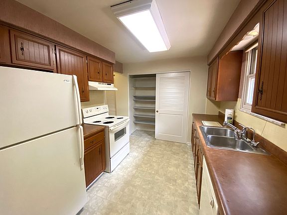 2nd image of 1408-10 W Daytona Dr #1410