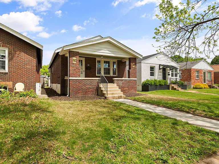 4011 McDonald Ave — Photo 1
