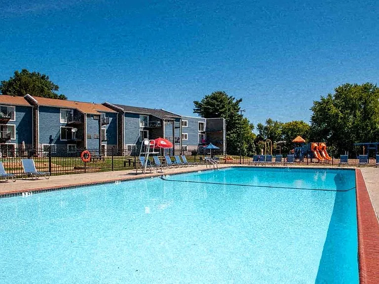 Sherwood Crossing Apartments and Townhomes — Photo 9