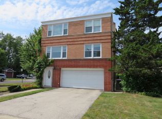 6876 N Lincoln Ave #1, Lincolnwood, IL 60712