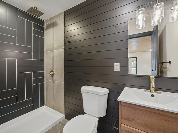 4th image of 370 Liberty Ave #2F