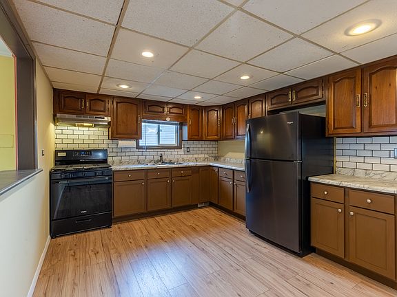 4th image of 18843 W Deerpath Rd