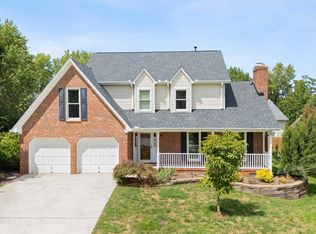 621 Oak Pointe Ct, Greenville, SC 29615