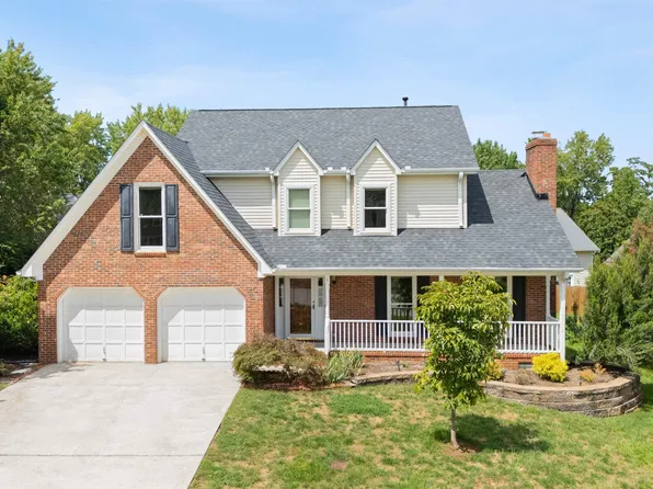 621 Oak Pointe Ct, Greenville, SC 29615