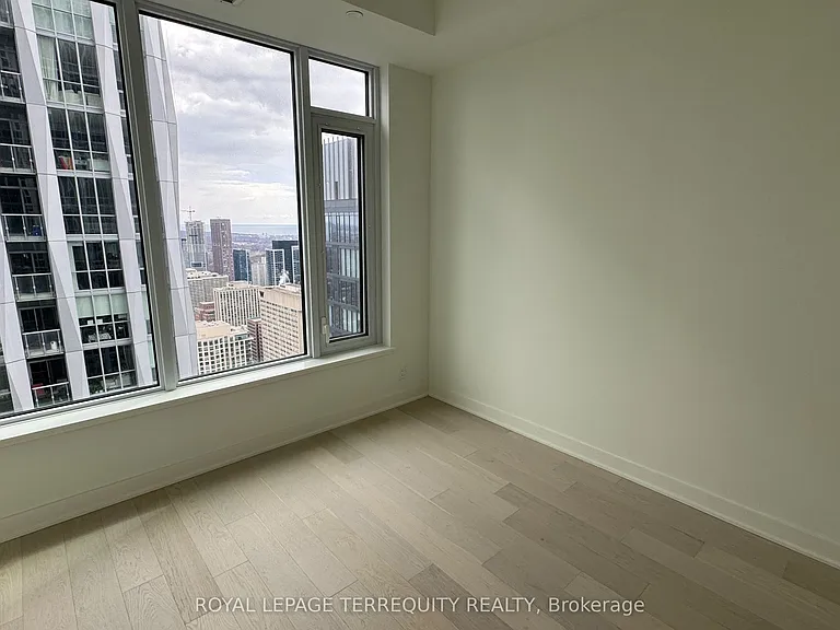 11 Yorkville Ave #4906 — Photo 12