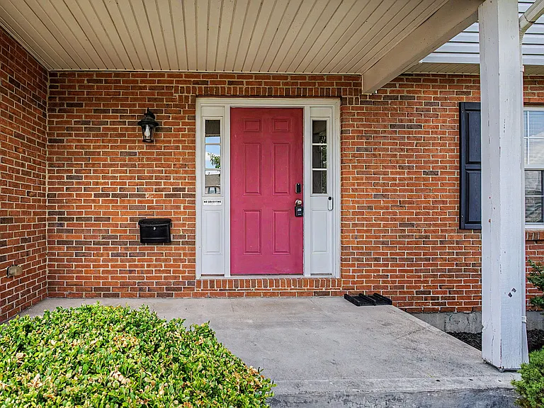 7973 Seabury Ct — Photo 5