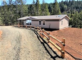 5785 Hubbard Rd, Umpqua, OR 97486