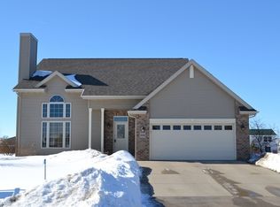 N6558 Canterbury Dr, Fond Du Lac, WI 54937