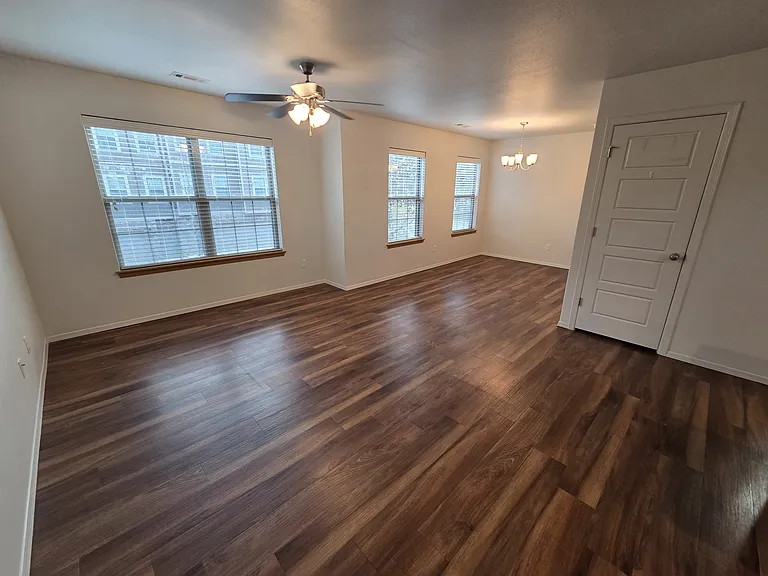 272 S Rolling Woods Way — Photo 9