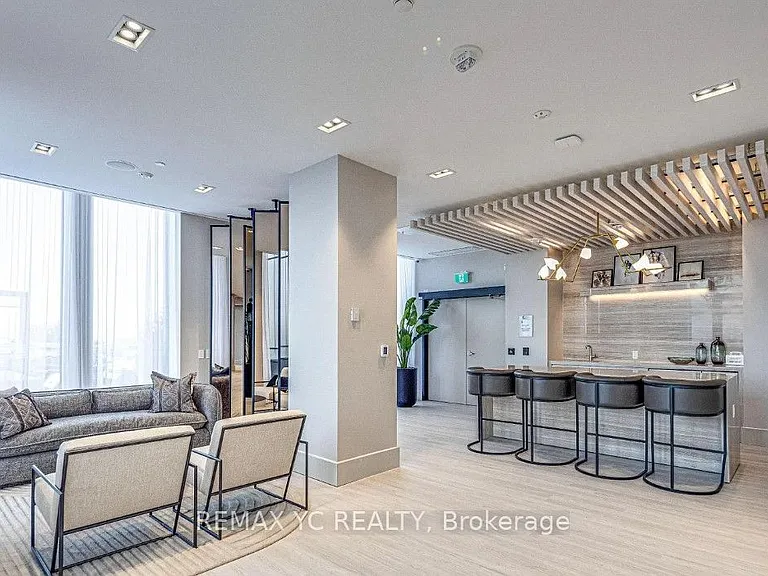 2020 Bathurst St #721 — Photo 20