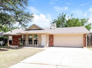 2421 Homewood Trl, Arlington, TX 76015