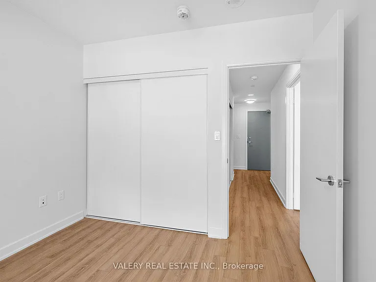 39 Niagara St #125 — Photo 17