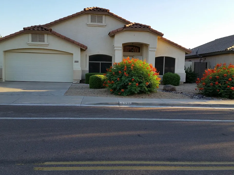 15325 W Honeysuckle Ln