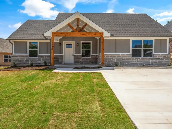 2523 Hillcrest Dr, Granbury, TX 76048