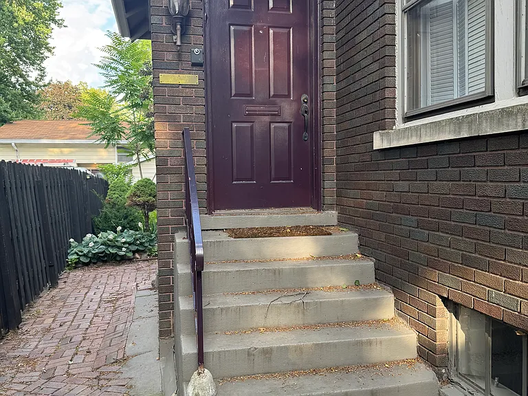 2125 Eastern Ave — Photo 2
