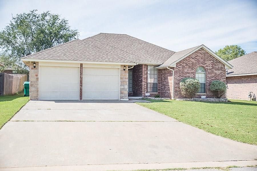 1st image of 3705 Redbud Dr