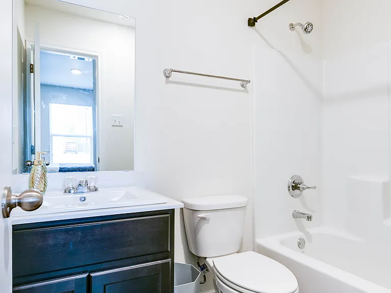 817 Upton St — Photo 11