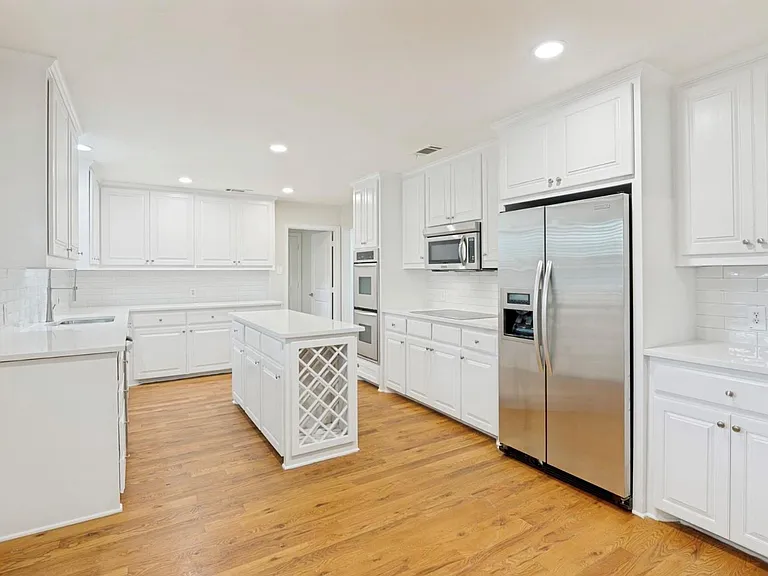 5820 Forest Ln — Photo 10