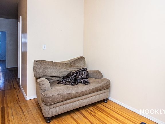 4th image of 135 Montrose Ave APT 2R