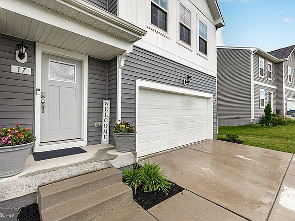 3rd image of 17 Westview Dr