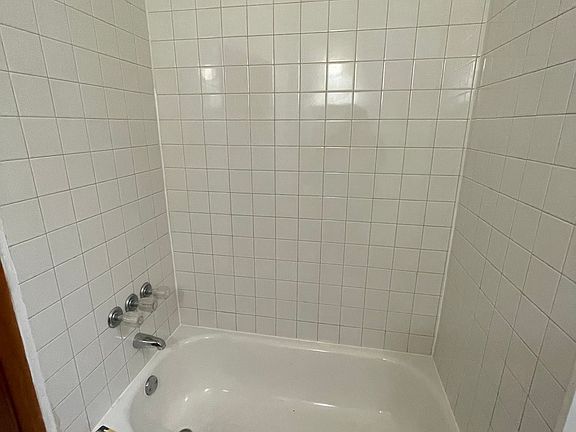 3rd image of 741 Jackson St Floor 3
