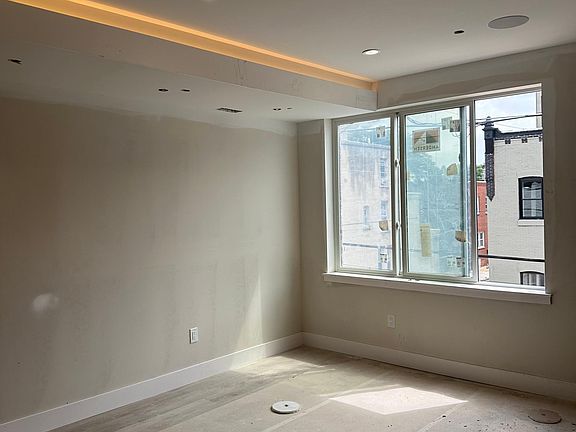 5th image of 618 N 35th St Unit 2