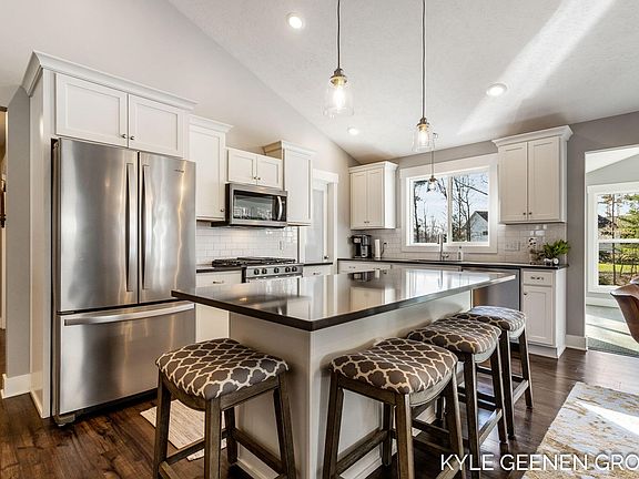 2nd image of 14878 Sagebrush Dr