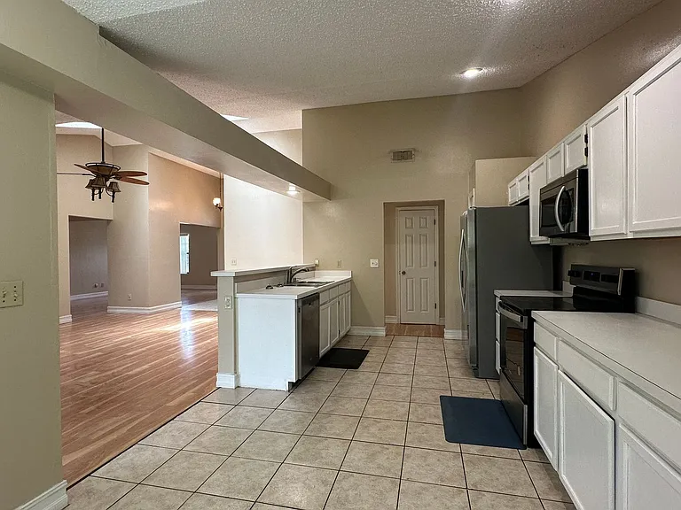 487 Carrigan Ave — Photo 25
