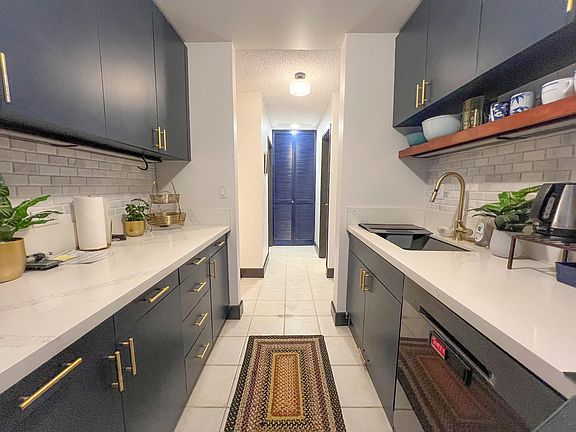 2nd image of 920 Ward Ave APT 14C
