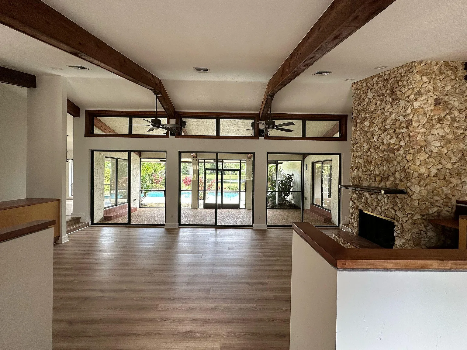 3 bed, 2.0 bath, 2532 sqft, $6,500 — Photo 3