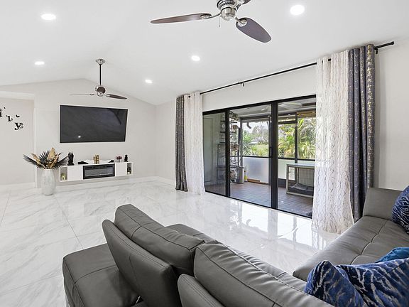 4th image of 23451 SW 55th Avenue #B