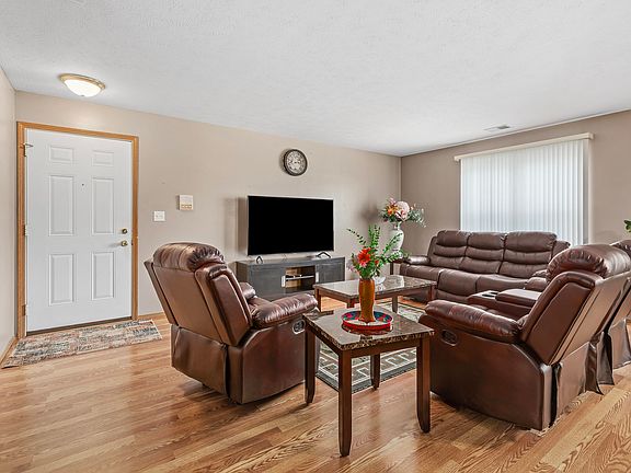 4th image of 8222 Lincoln Cir APT C
