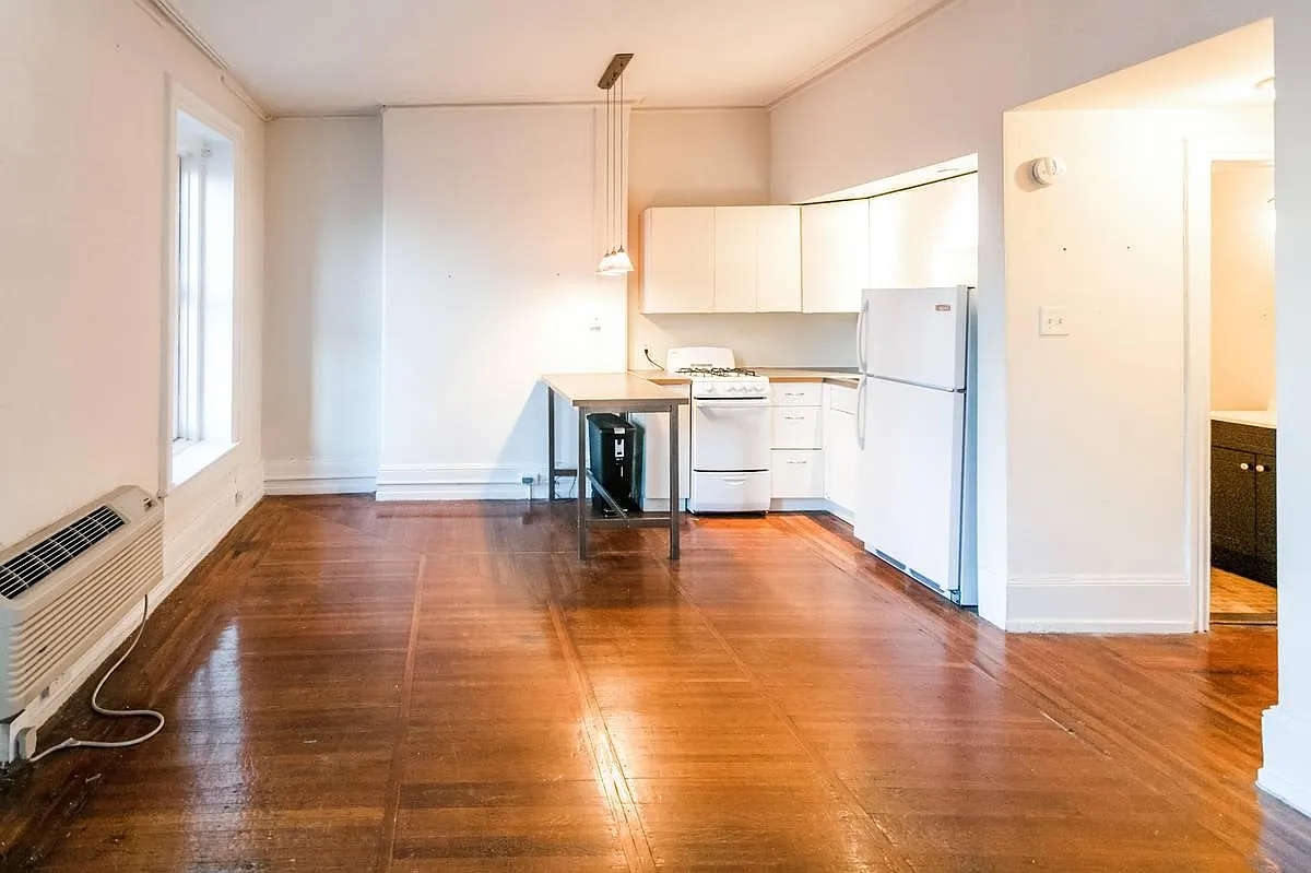 Building Photo - 2125 Walnut St #3R