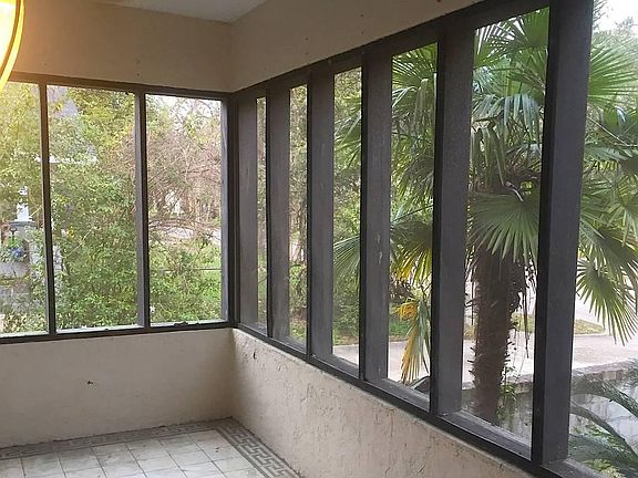 SCREENED IN FRONT PORCH