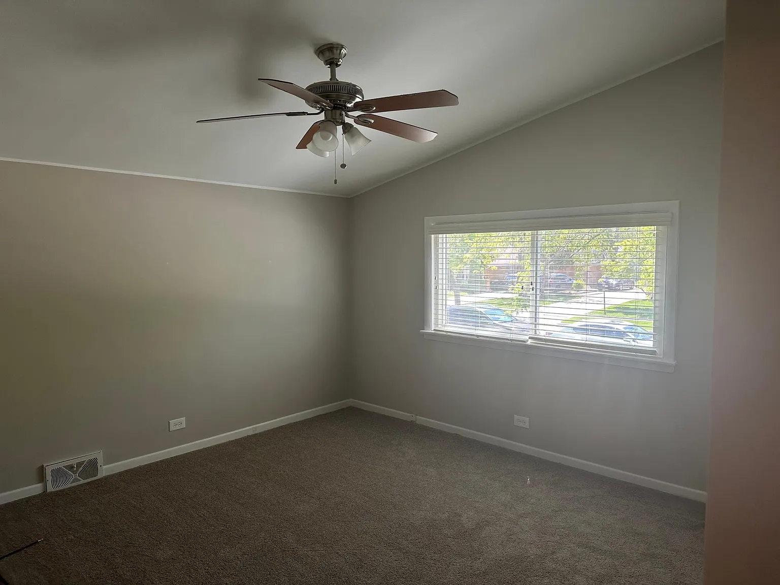 7528 Emerson St — Photo 2