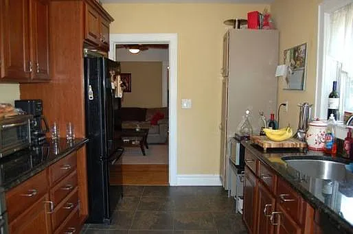 18 Grove St #7 — Photo 3