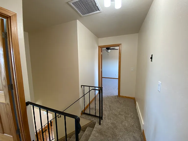 618 1/2 W Indian Creek Dr — Photo 20