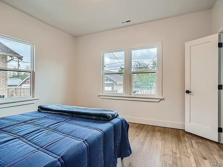 1400 Perry St — Photo 9