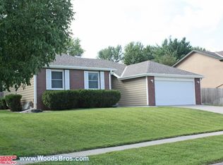 743 Glenridge Rd, Lincoln, NE 68512