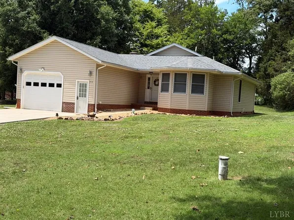 212 Virginia Ave, Farmville, VA 23901